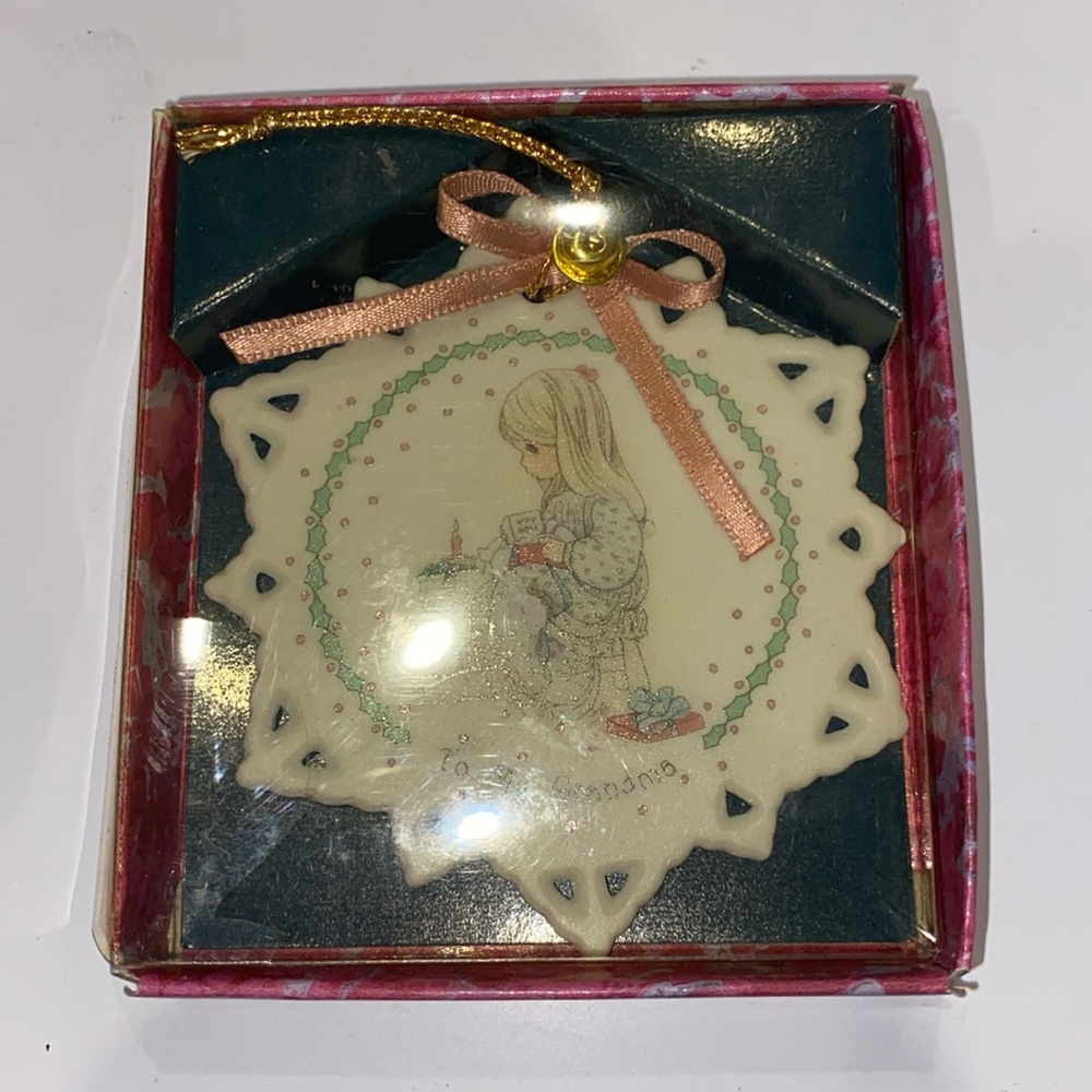 Special gift for grandma for Christmas ornament